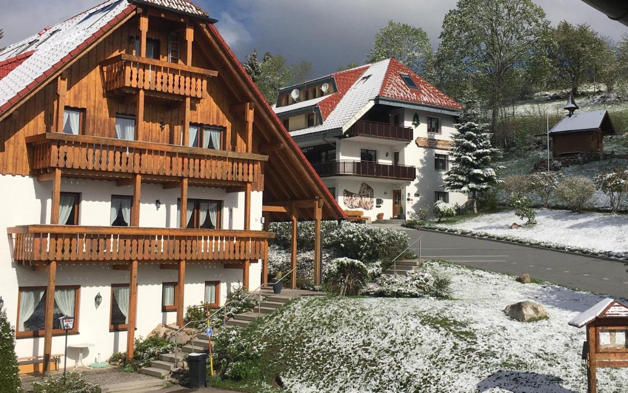 Schwarzwald-Hotel Kraeutle Фелдберг Екстериор снимка